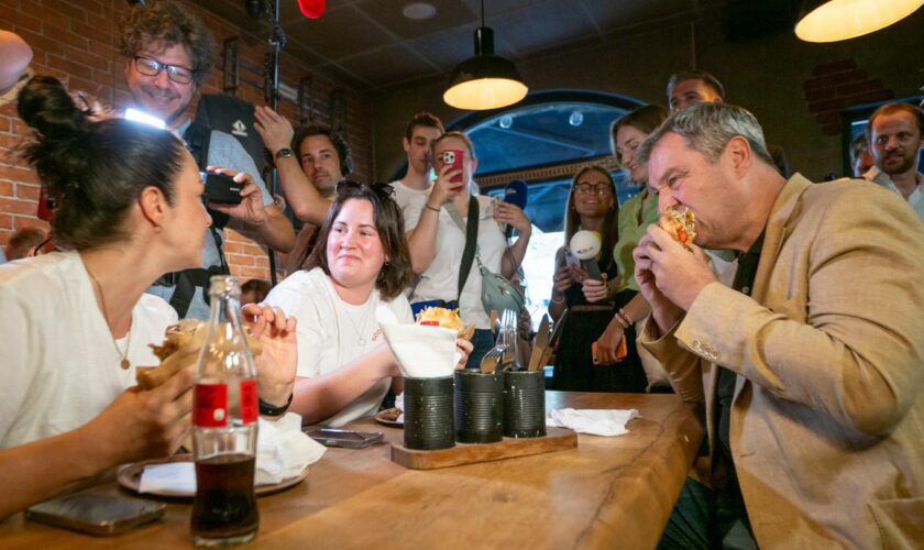 CSU-Politiker lädt ein: "Ich liebe Döner!": Markus Söders Döner-Dinner mit seinen Followern