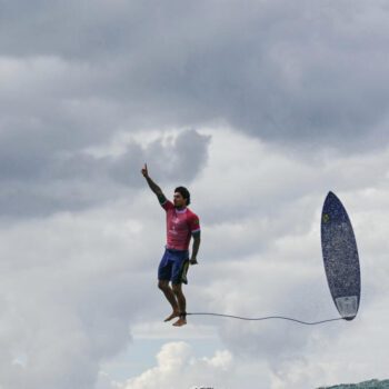 La plus belle photo de surf ? Jérôme Brouillet raconte son cliché de Gabriel Medina à Teahupo'o