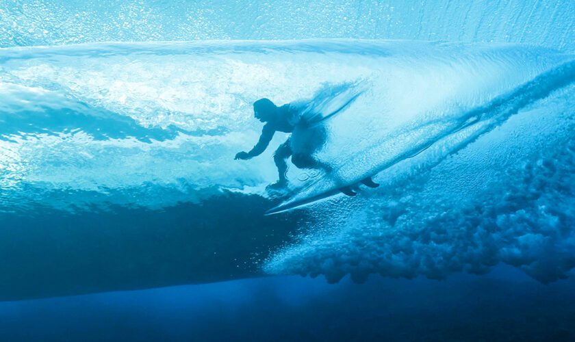 Comment le seul photographe sous-marin des JO 2024 sublime les épreuves de surf