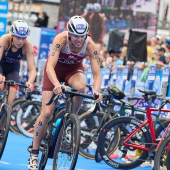 JO de Paris 2024 : avec le drafting, les triathlètes aspirent à la victoire