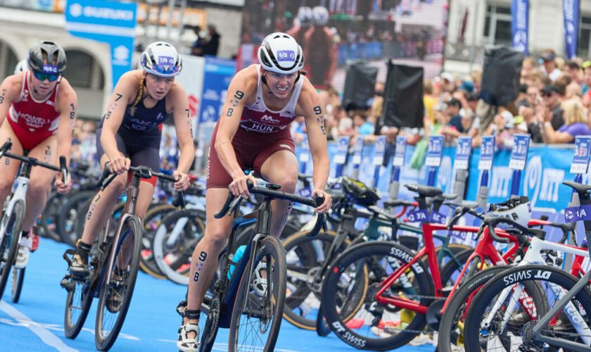 JO de Paris 2024 : avec le drafting, les triathlètes aspirent à la victoire