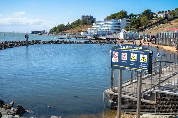 £2m showpiece lagoon branded a 'stinking pool of green slime' on iconic Southend beachfront