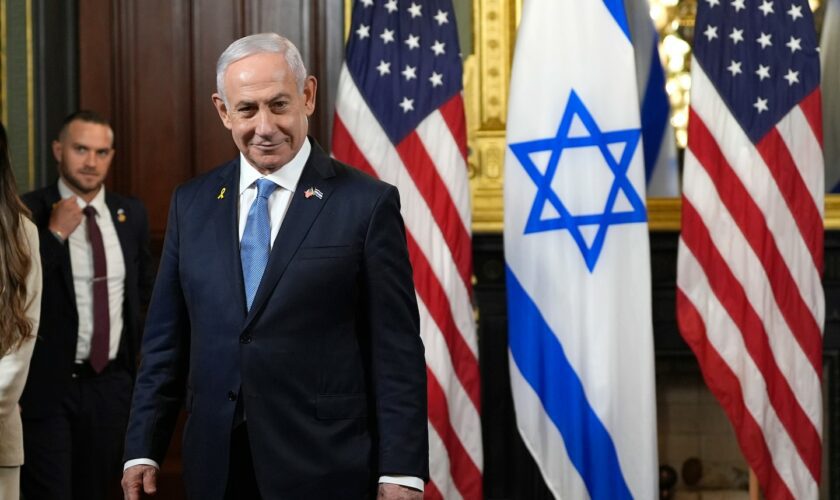 After ‘big show’ in U.S., Netanyahu returns to turmoil at home