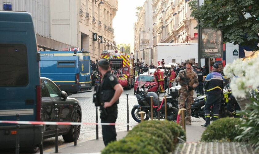 Attaque au couteau à Paris : l’agresseur soupçonné d’un meurtre une heure plus tôt à Courbevoie