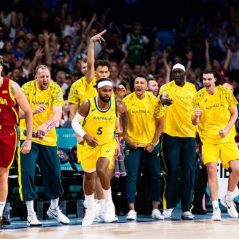 Baloncesto: Australia, con aroma de venganza, acaba con una España flojísima que complica su camino en los Juegos