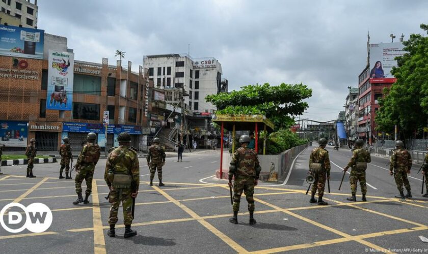 Bangladesh: Military enforces curfew after protests