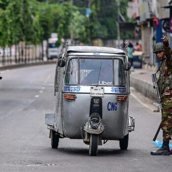 Bangladesh impone un toque de queda tras varios días de mortíferas protestas estudiantiles