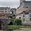 Blessée à la cheville sur le plus haut donjon de Dordogne, une vacancière est... héliportée