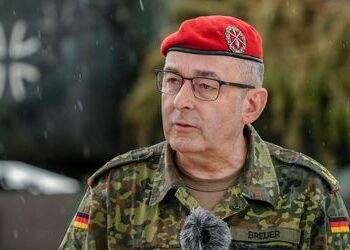 Bundeswehr: Generalinspekteur Carsten Breuer will Frauen bei Wehrpflicht einbeziehen