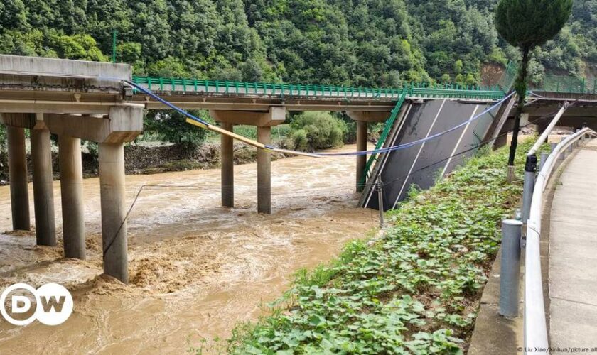 China: Bridge collapses amid flash floods, killing several