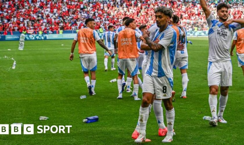 Bottles thrown at Argentina players