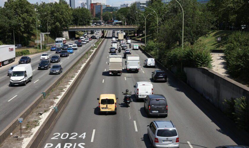 « Dangereux », « stressant » : pour les motards, la galère de l’interfiles supprimée le temps des voies olympiques