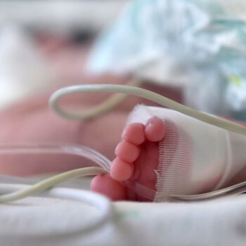 Dans la Marne, une mère et son compagnon mis en examen et incarcérés pour «torture et barbarie» sur un bébé de 10 mois