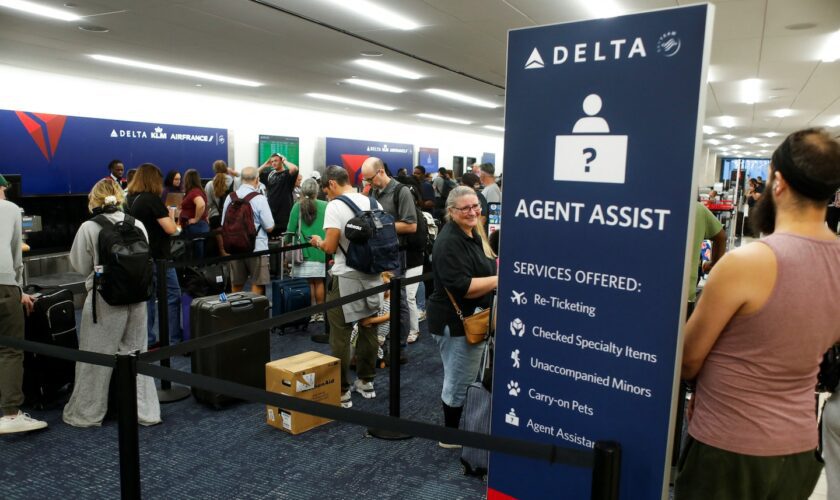 Delta under federal investigation as it cancels thousands of flights