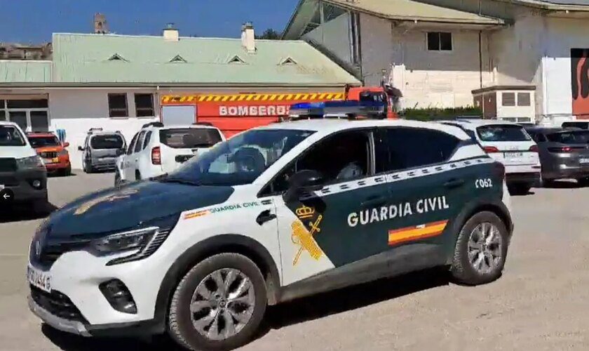 Detenido un hombre por intentar atropellar a un agente con su tractor y embestir a un vehículo policial en Zamora