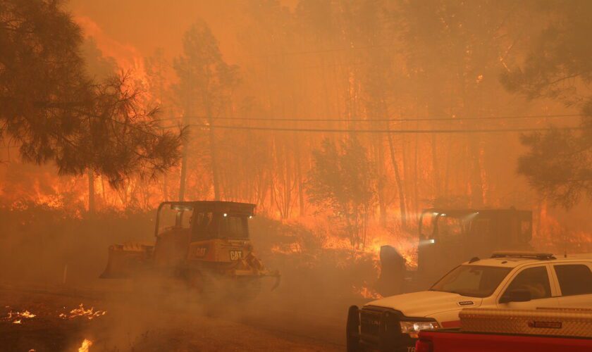 Dix images du « Park Fire » qui ravage la Californie