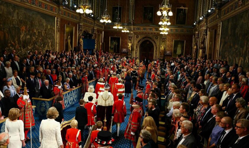 Écologie, frais de scolarité, terrorisme… Charles III dévoile le programme de la gauche lors du « discours du roi »