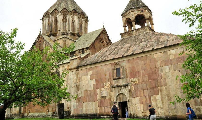 Églises remplacées, cimetières détruits: un rapport pointe «l’effacement culturel» opéré par l’Azerbaïdjan dans le Haut-Karabakh