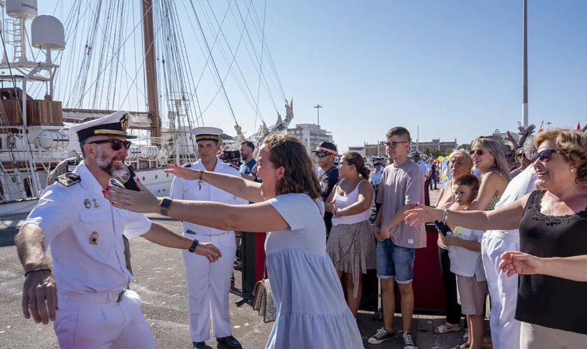 El buque escuela Elcano regresa a Cádiz del viaje previo al embarque de la princesa Leonor