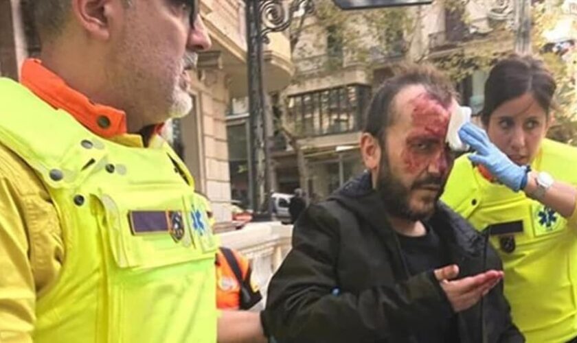 El juez deniega la amnistía al independentista encarcelado por tirar por las escaleras del metro a un hombre con una bandera de España