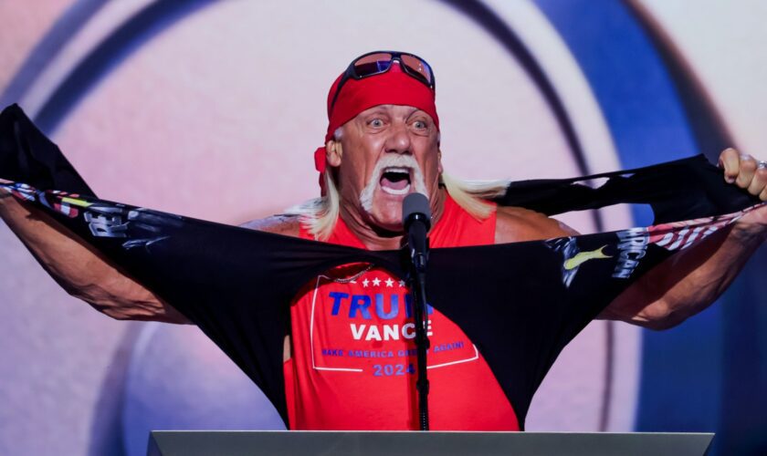 El luchador Hulk Hogan llama "héroe" a Trump y a los republicanos "verdaderos estadounidenses"