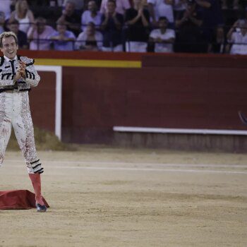 'Escondido', un vendaval de casta de Santiago Domecq, se gana el indulto en Valencia