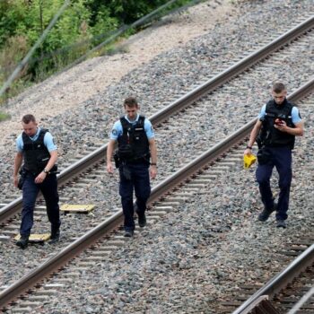 France investigates 'massive attack' on fast train network