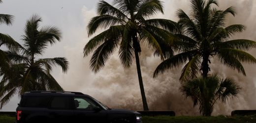 Hurrikan »Beryl« in der Karibik: Venezuela-Vizepräsidentin Delcy Rodríguez von Baum getroffen