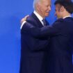 «Il nous arrive à tous de faire des lapsus»: Macron prend la défense de Biden