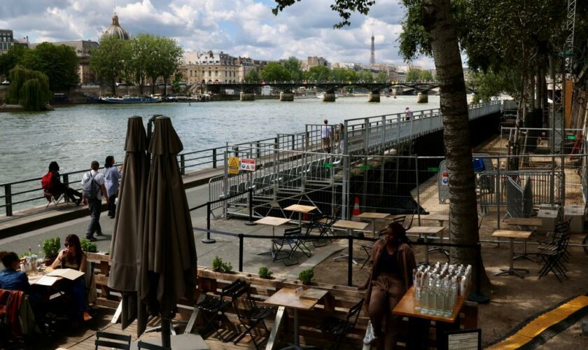 JO Paris 2024 : Anne Hidalgo se baigne (enfin) dans la Seine ce matin