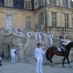 JO Paris 2024 en Seine-et-Marne : la flamme des pentathloniens illumine la cour du château de Fontainebleau