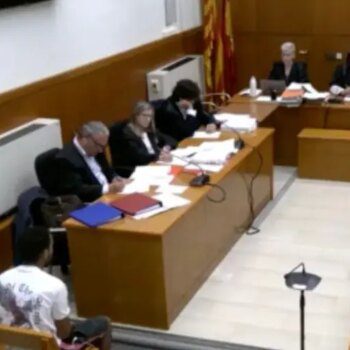 La Audiencia de Barcelona condena a dos acusados por prostituir a menores tuteladas pero descarta las violaciones