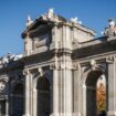 La Puerta de Alcalá, pasarela de lujo para el estreno de la Semana de la Moda de Madrid