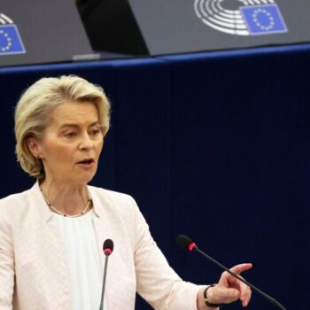 La asociación mayoritaria de jueces alerta a Von der Leyen de los ataques y presiones al juez Peinado