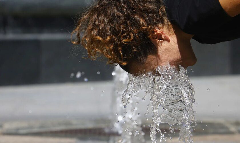 La ola de calor se extiende y agudiza en nueve comunidades con máximas de entre 42 y 44 grados