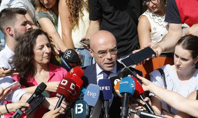 La oposición señala a Sánchez tras el "silencio" de Begoña Gómez: el PP asegura que comparecerá en el Senado y Vox pide que testifique