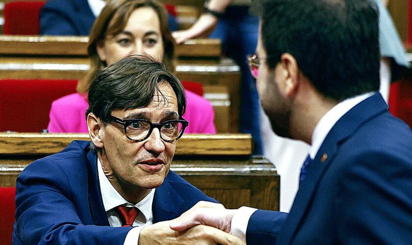 Las carpetas económicas de la negociación ERC-PSC más allá del 'concierto catalán': Seguridad Social, gestión de El Prat, recursos para Rodalies, deuda pública...