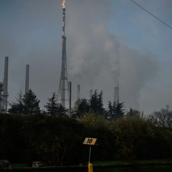 Lyon : incident à la raffinerie de Feyzin, les deux torches allumées par «sécurité»