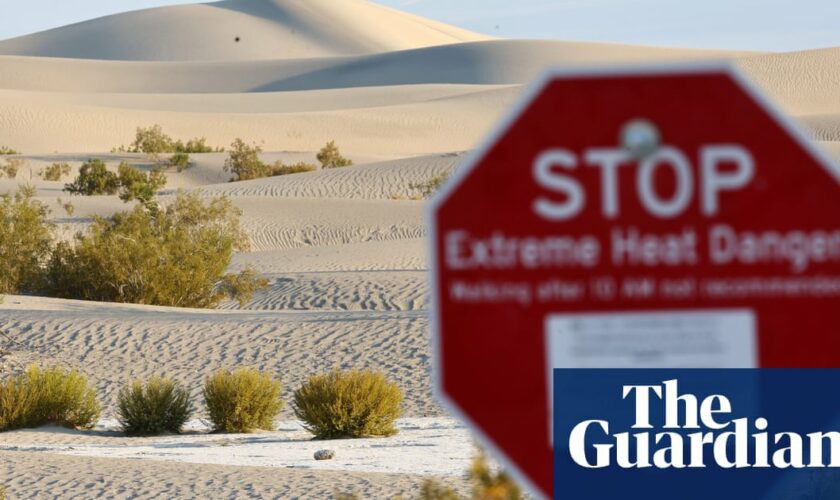 Man gets third-degree burns from walking on sand dunes in Death Valley