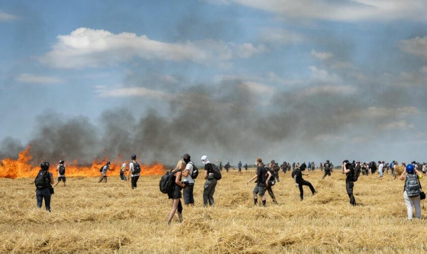 Manifestation anti-bassines dans la Vienne : entre militants et gendarmes, une journée de frictions