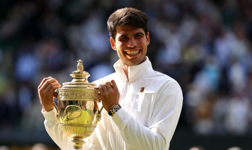 Novak Djokovic can’t stop younger, more powerful Carlos Alcaraz at Wimbledon