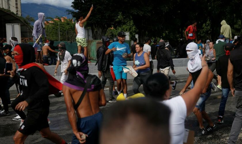 «Réélection» de Maduro au Venezuela: colère de la rue et scepticisme international