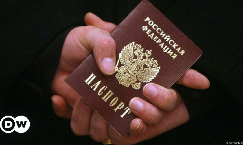 Russian exiles report canceled ID cards