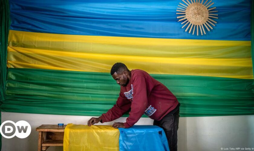 Rwanda votes, Kagame victory almost certain