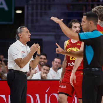 Scariolo protesta por la situación de la selección de baloncesto en los Juegos: "No podemos entrenar en condiciones los dos días antes del debut"