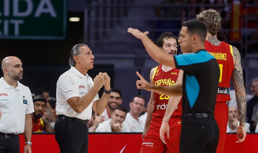 Scariolo protesta por la situación de la selección de baloncesto en los Juegos: "No podemos entrenar en condiciones los dos días antes del debut"