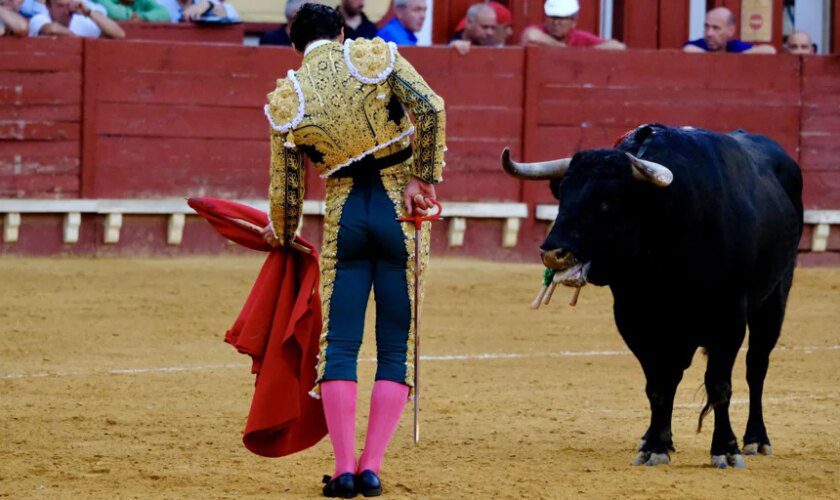 Talavante sale a hombros en el gran homenaje de Pablo Aguado a Pepe Luis Vázquez