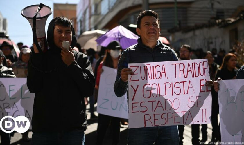 Tausende nehmen an "Marsch für Demokratie" in Bolivien teil