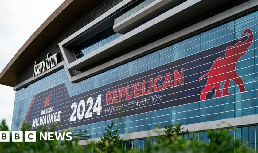 Trump arrives in Milwaukee for Republican convention