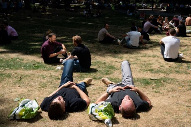 UK weather: Exact date heatwave maps turn orange covering 3 entire regions in England